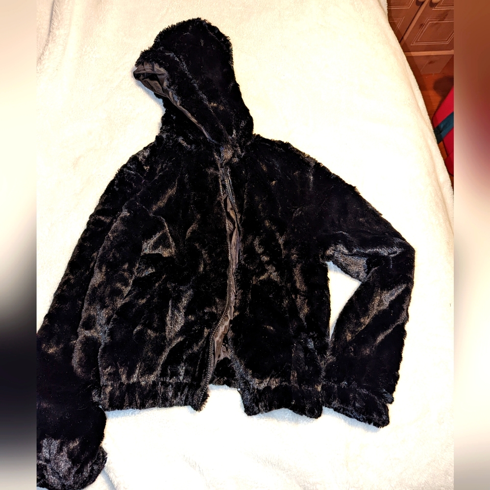 Ambiance Apparel Women's junior Faux Fur
